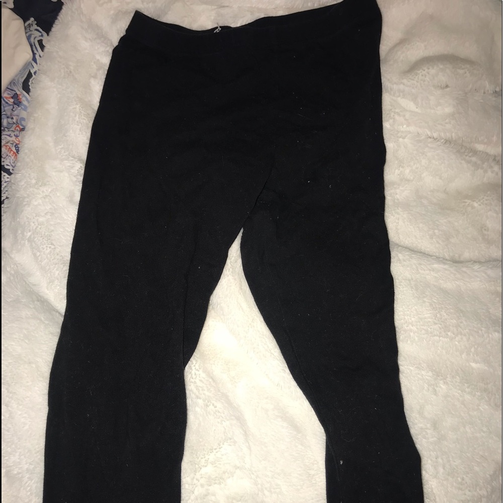Plain black leggings